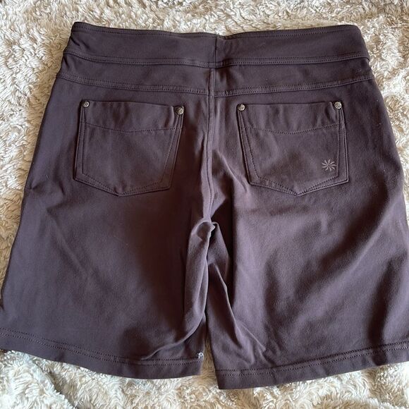 Athleta Drawstring Waist Zip Pocket Shorts 8" Inseam S - Picture 3 of 4